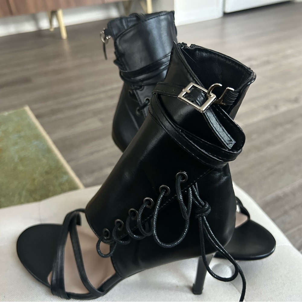 Size 40 black open toe heels